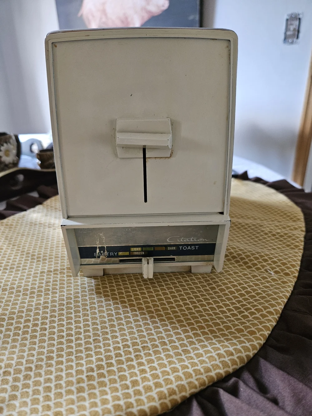 Proctor Silex Toaster Slot Control in Almond And Steel 1973